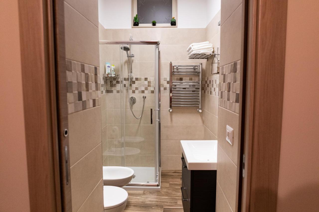 Chambre Double ou Lits Jumeaux avec Salle de Bains Privative