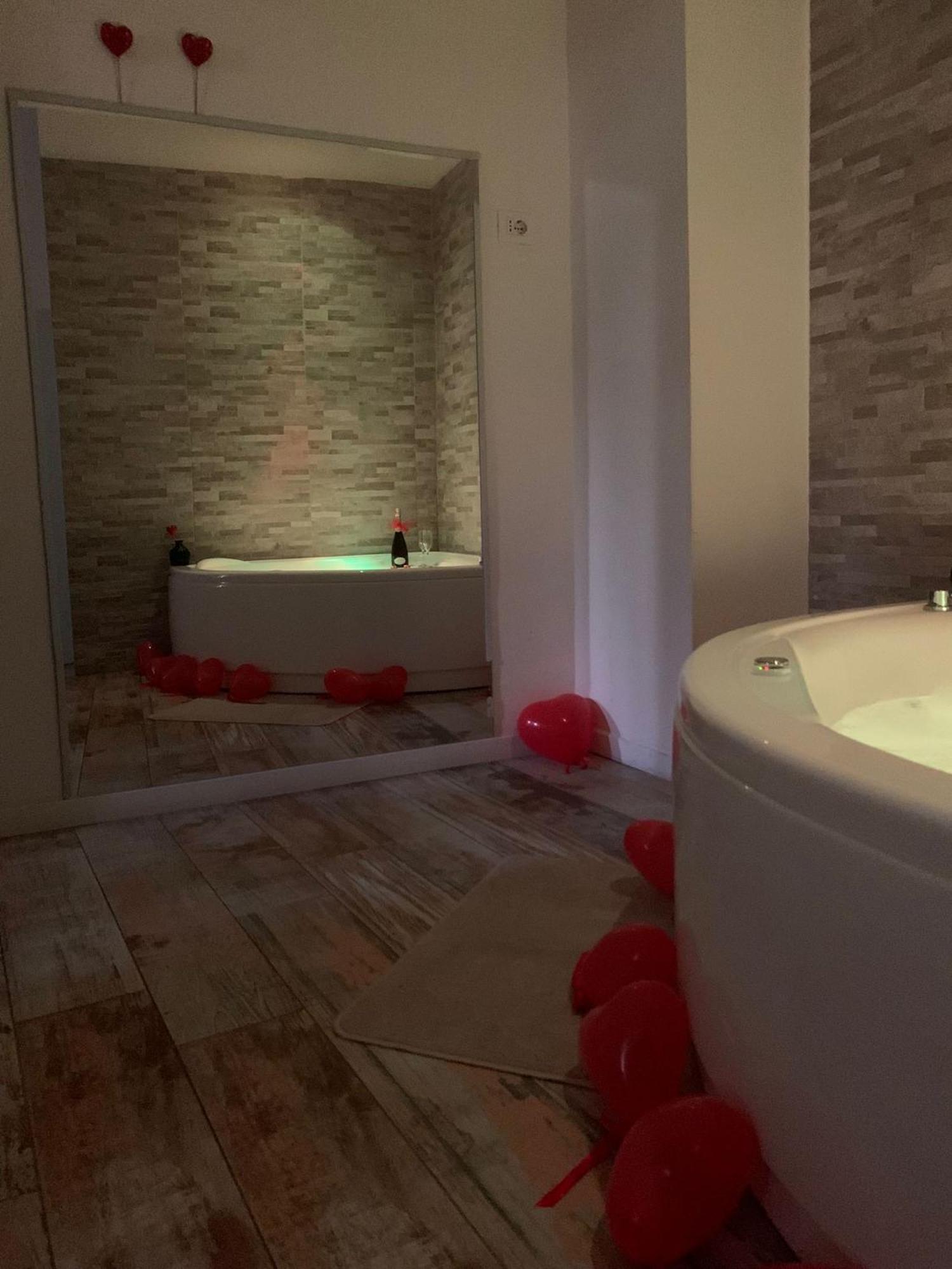 Deluxe Suite Spa Bath