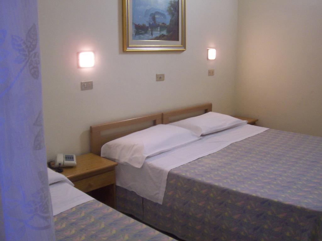 Triple Room,231984400:JPEG