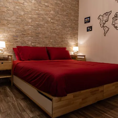 Tizzy Apartment & Rooms-3